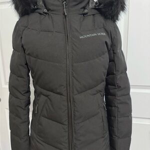 NWT Mountain Horse Sweden equestrian warm Black Puffer Jacket small